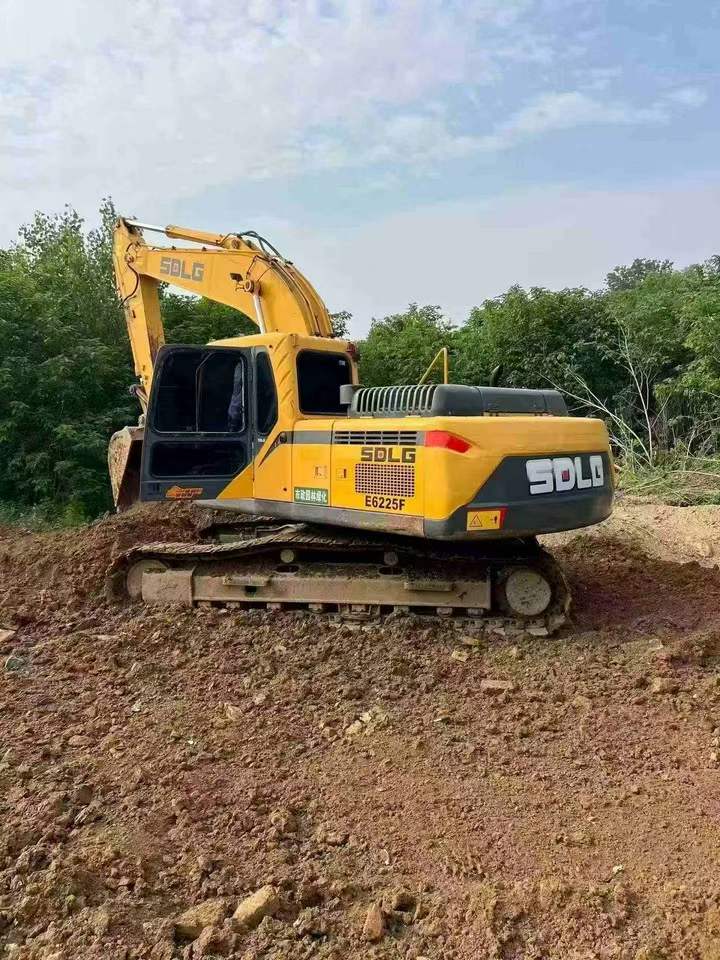 SDLG E210 used excavator photo 9