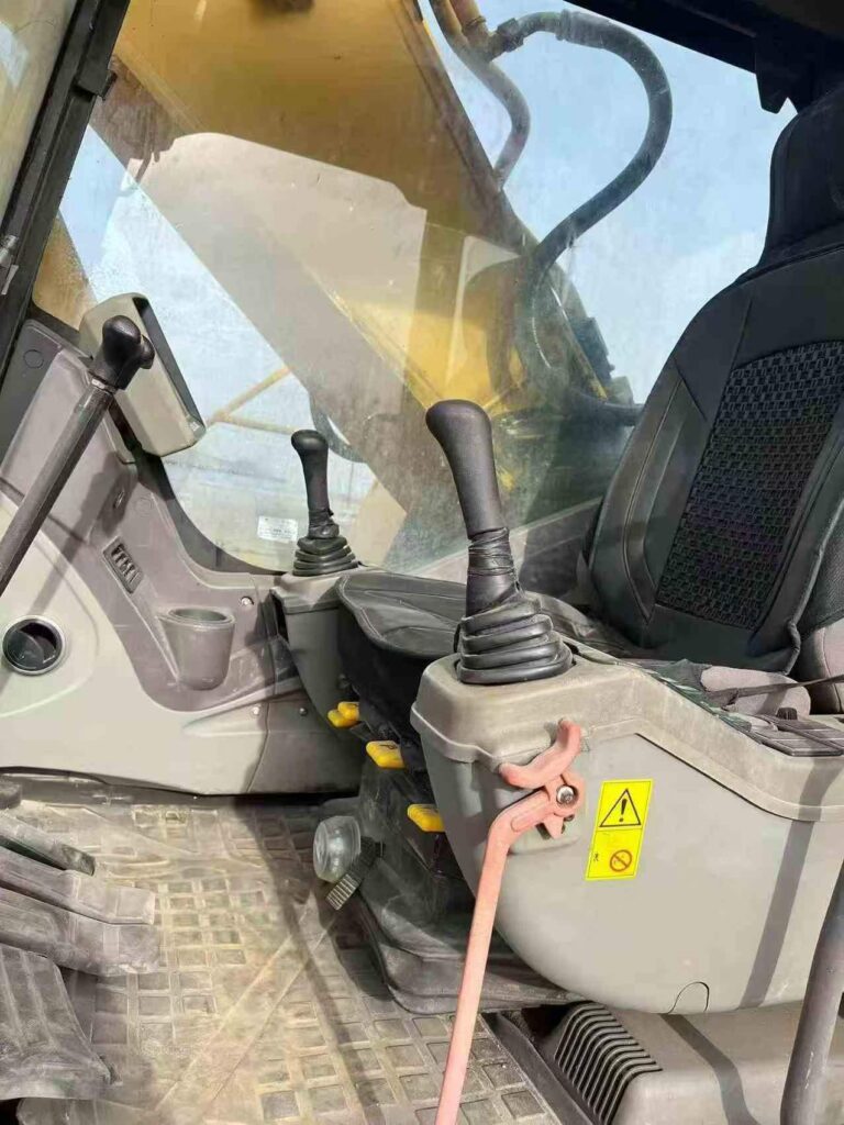 SDLG E400 used excavator photo 9