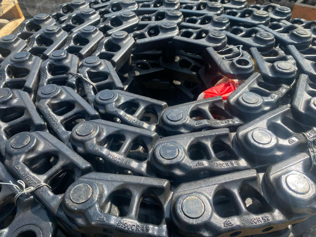 SHANTUI Track Chain Assembly spare parts photo 1