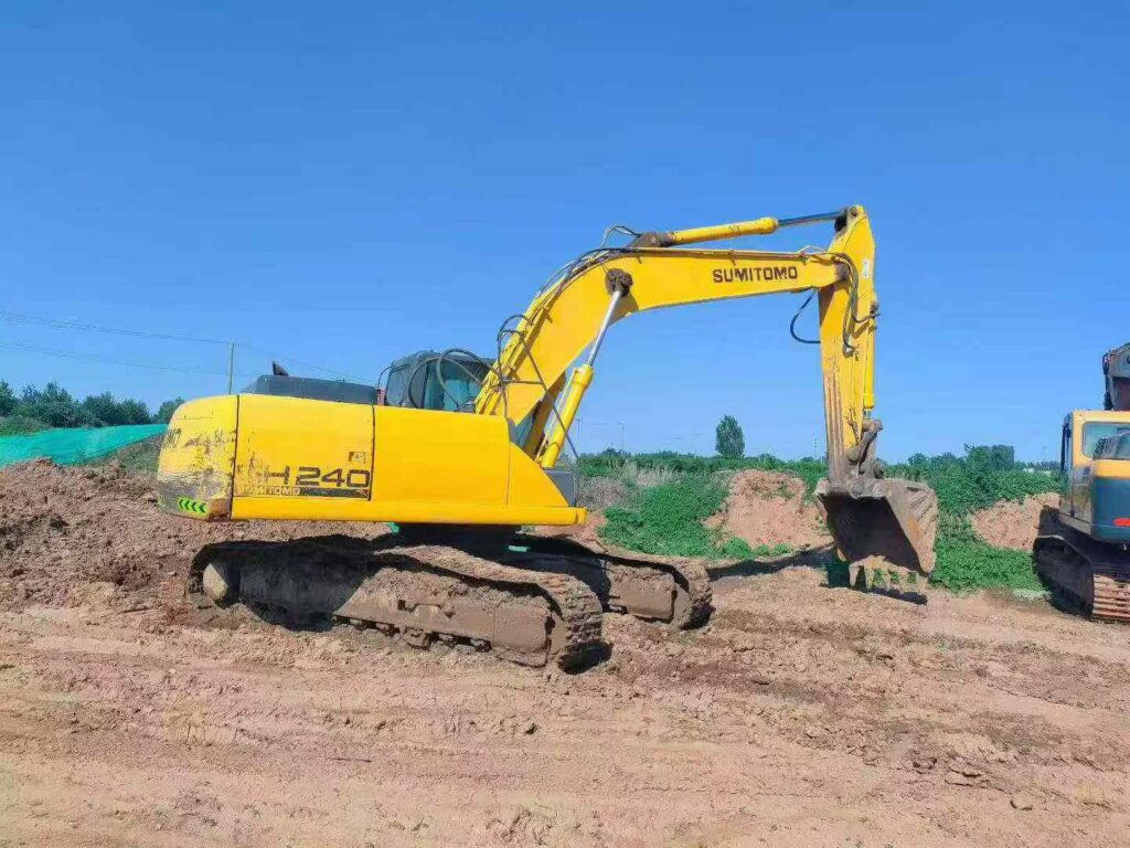 SUMITOMO 240 used excavator photo 4