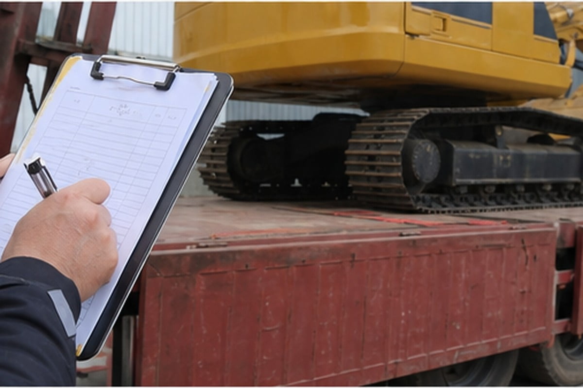 Used CAT excavator export loading proof before shipment from China
