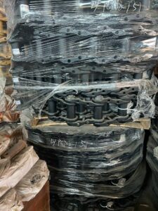 VOLVO 203 Track Chain Assembly spare parts photo 1