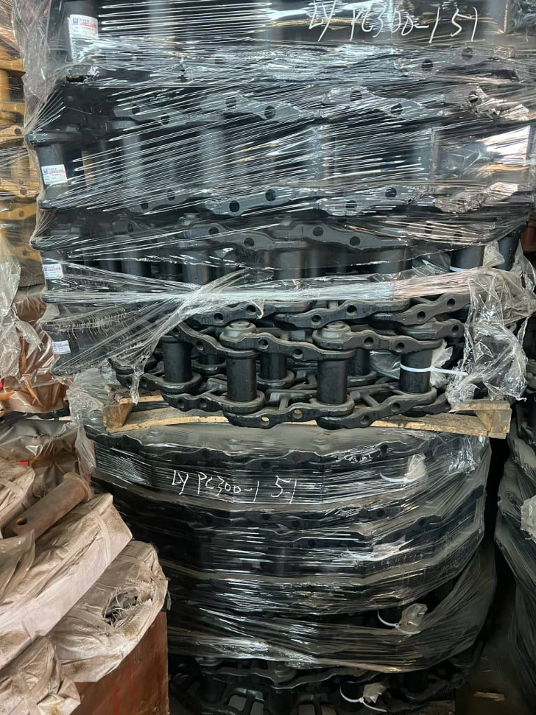 VOLVO 203 Track Chain Assembly spare parts photo 1