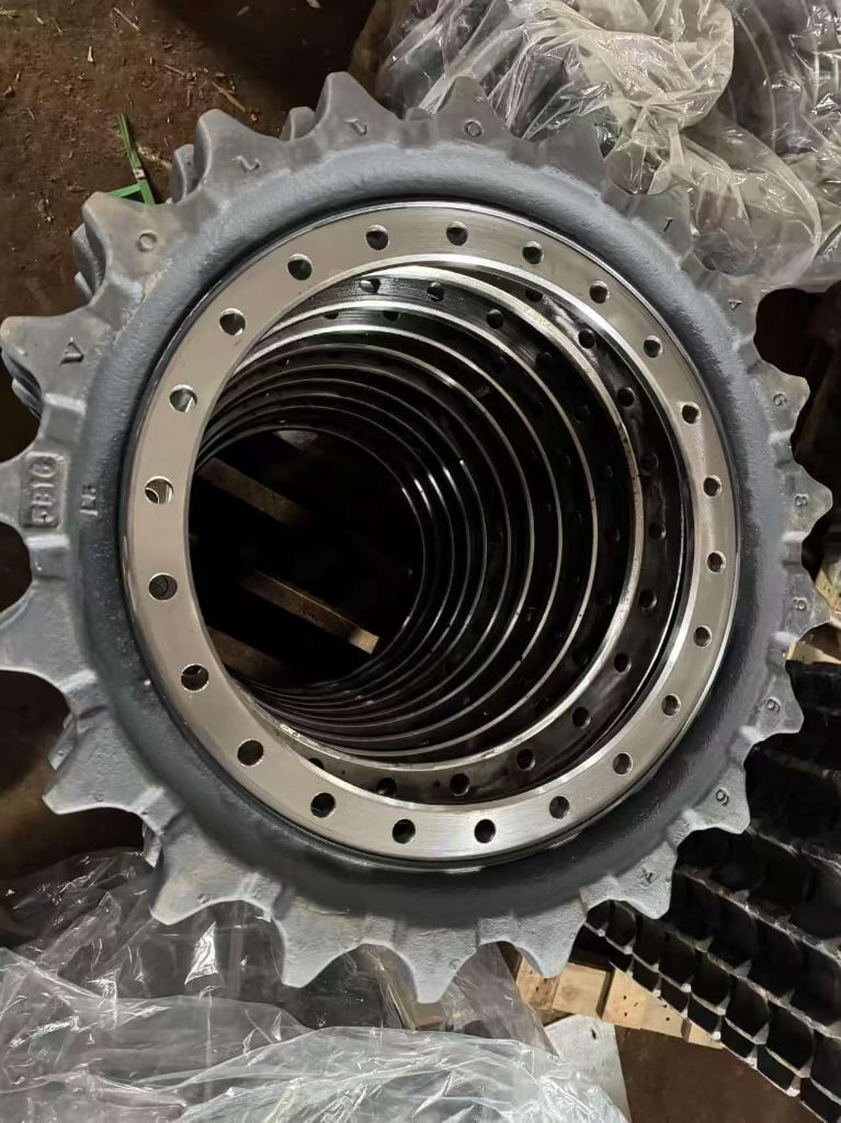 VOLVO 210, VOLVO 220, VOLVO 240, VOLVO 250 Drive Sprocket / Drive Gear spare parts photo 1