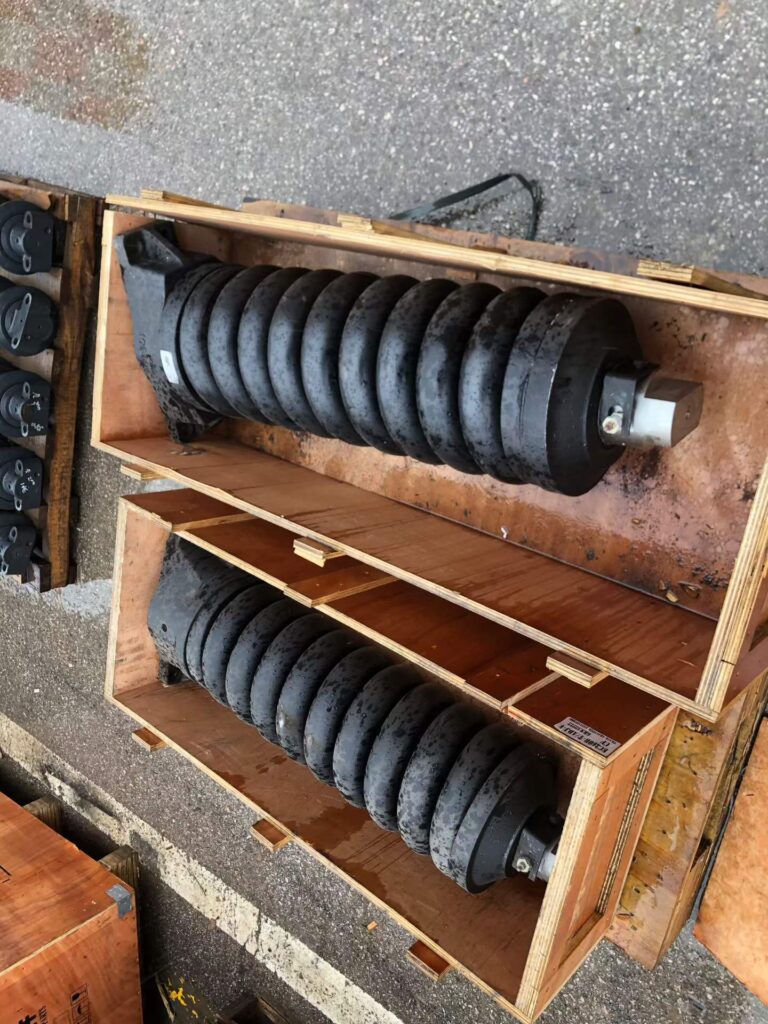 VOLVO 460, VOLVO 360, VOLVO 380 Idler and Recoil Spring Assembly spare parts photo 7