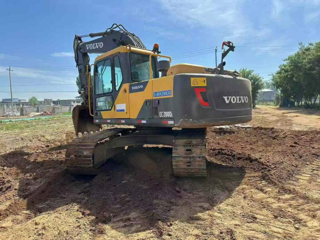 VOLVO EC170DL used excavator photo 2