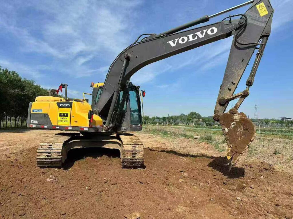 VOLVO EC170DL used excavator photo 4