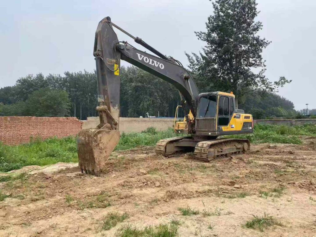 VOLVO EC200DL used excavator photo 2