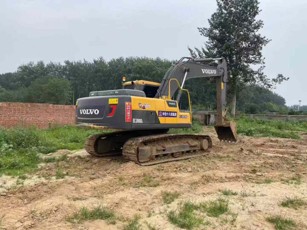 VOLVO EC200DL used excavator photo 5