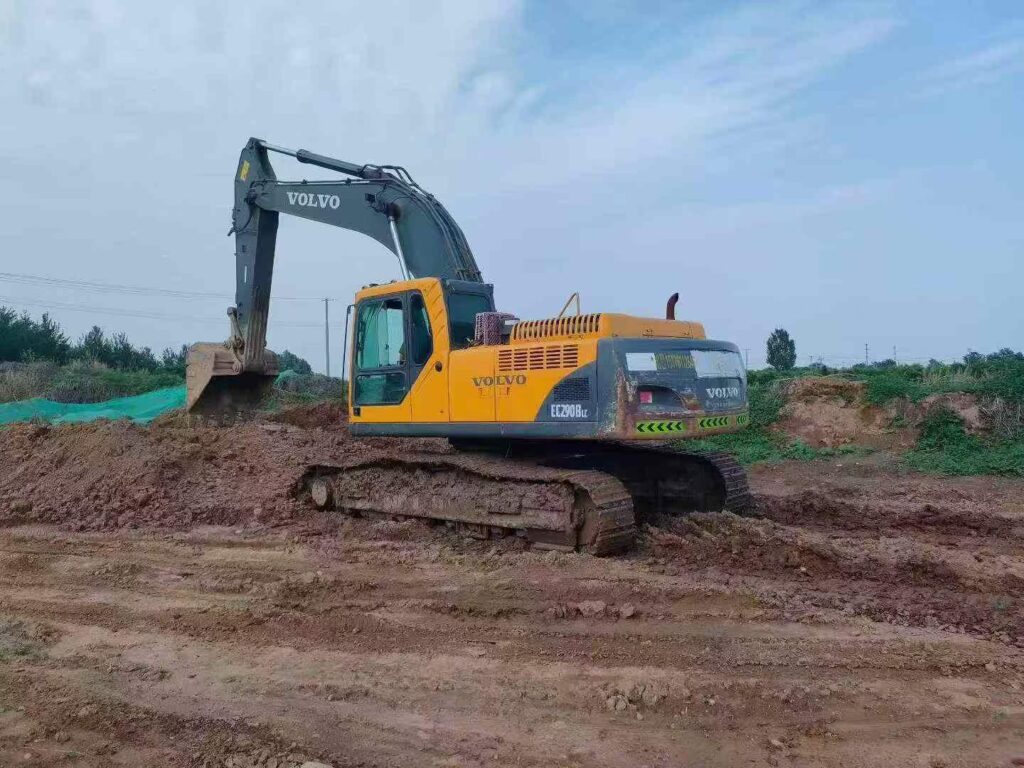 VOLVO EC290 used excavator photo 2