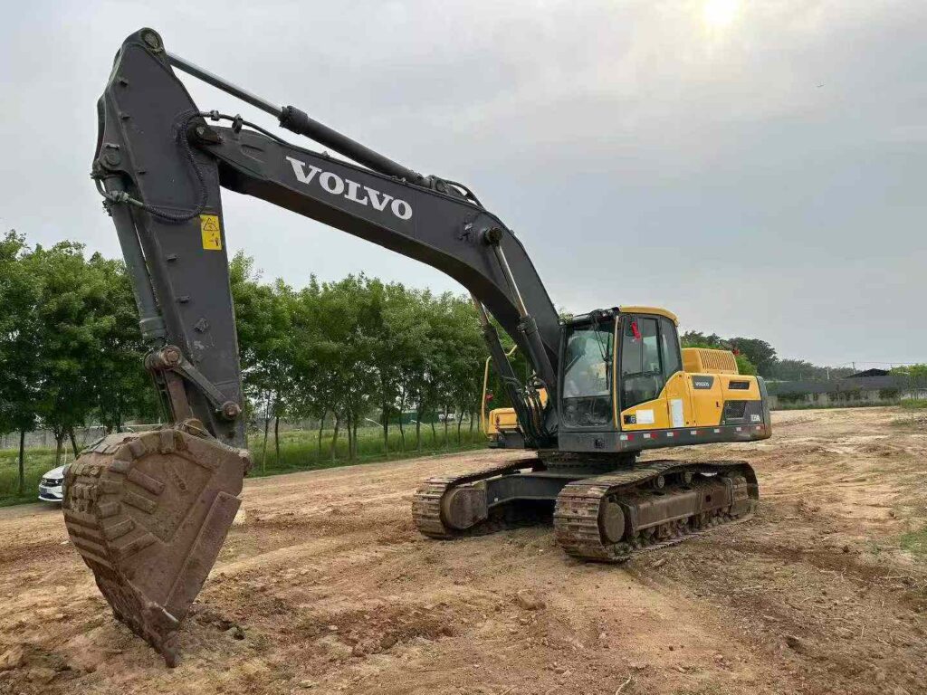 VOLVO EC350 used excavator photo 3