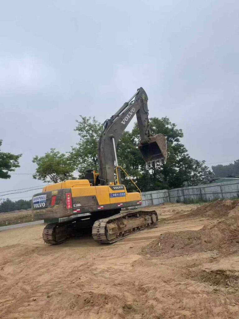 VOLVO EC360 used excavator photo 3