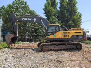 VOLVO EC380 used excavator photo 1