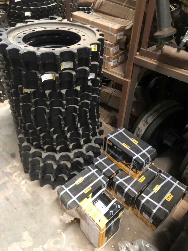 XCMG 135 Undercarriage Parts spare parts photo 5