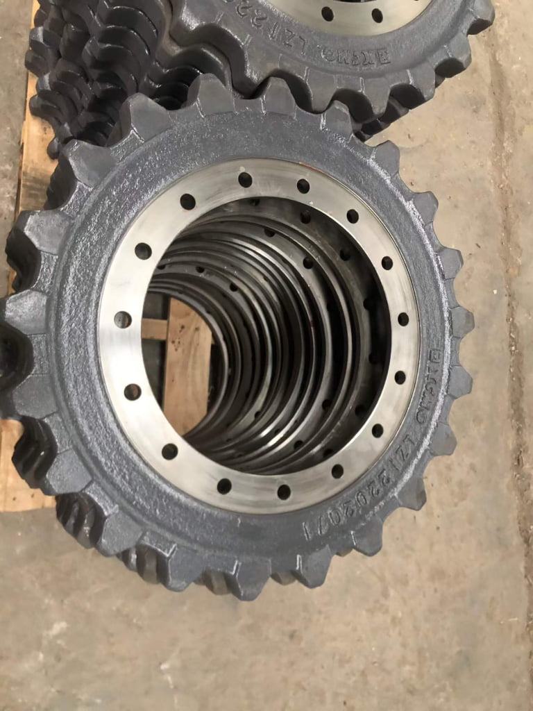 XCMG 135 Undercarriage Parts spare parts photo 8