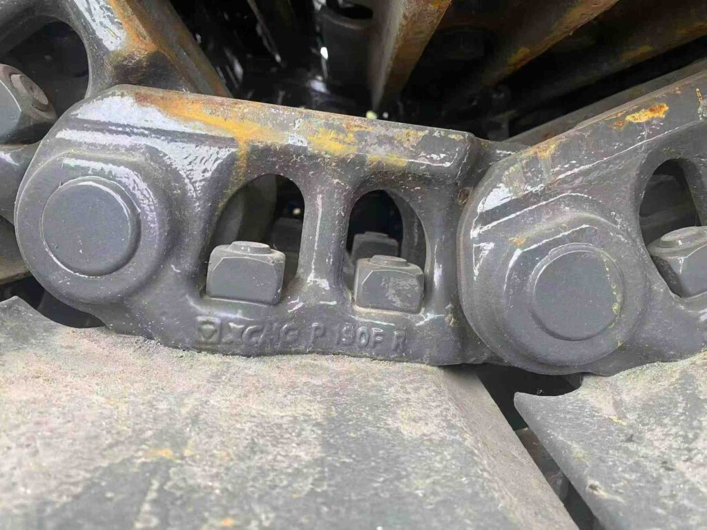 XCMG 205, XCMG 215, XCMG 245 Track Shoe / Track Pad spare parts photo 2