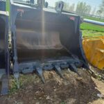 XCMG 600 Excavator Bucket spare parts photo 4