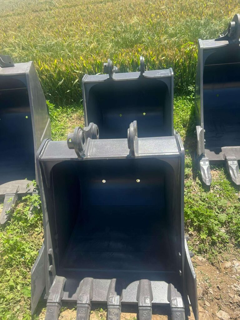XCMG 75 Excavator Bucket spare parts photo 1