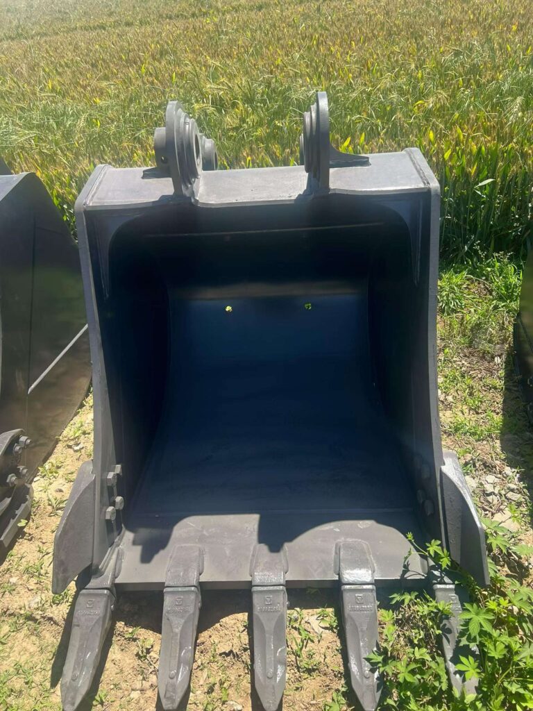 XCMG 75 Excavator Bucket spare parts photo 2