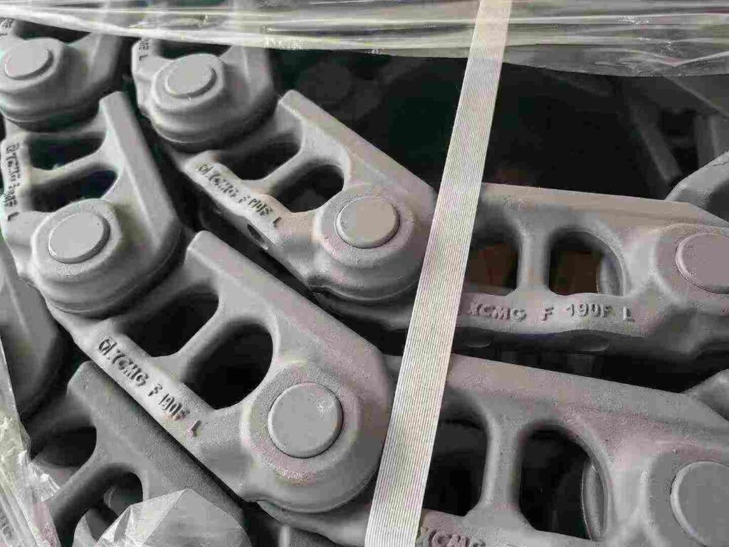 XCMG Track Shoe / Track Pad spare parts photo 2