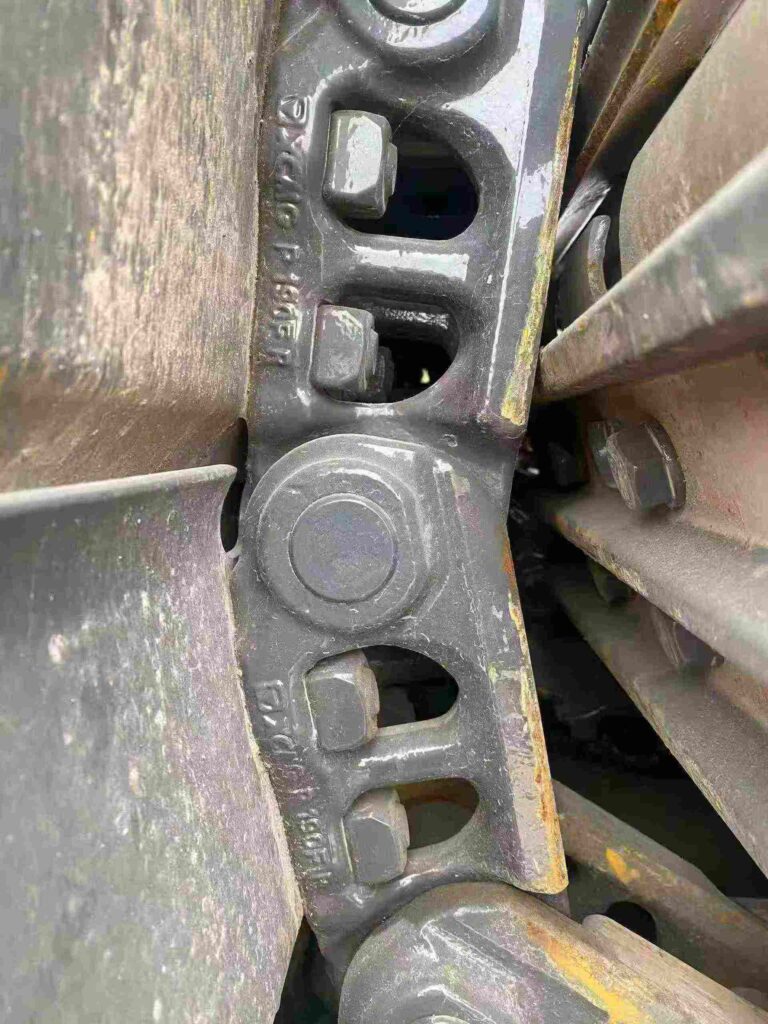 XCMG Track Shoe / Track Pad spare parts photo 3