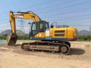XCMG XE305D used excavator photo 1
