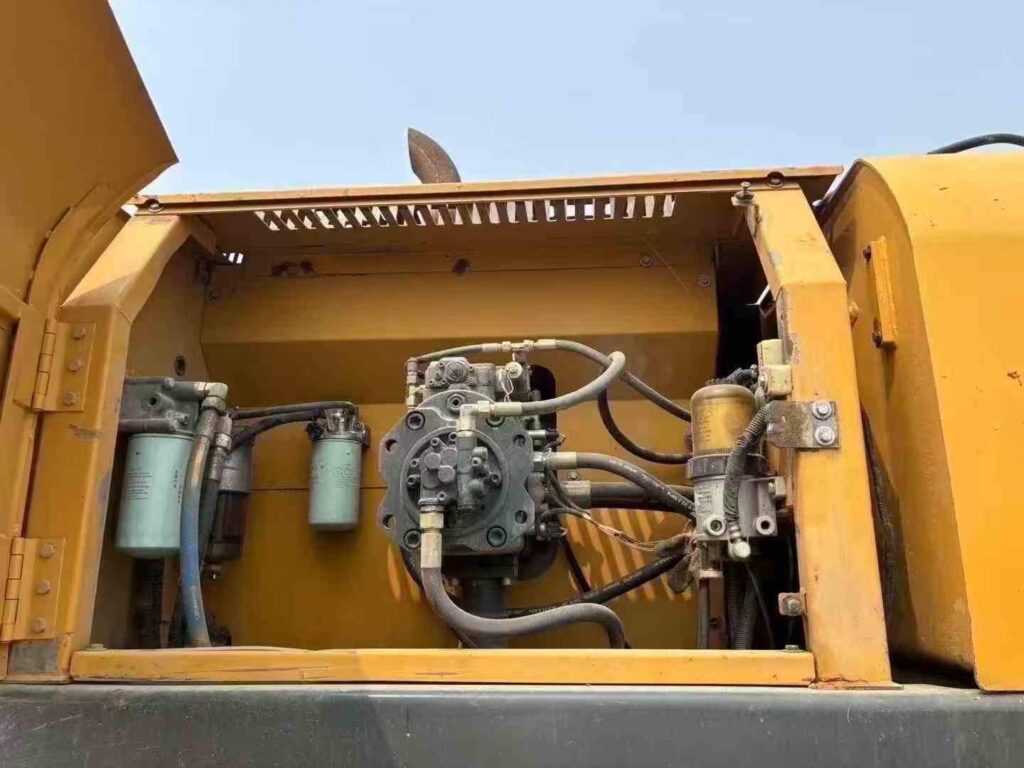 XCMG XE370 used excavator photo 8