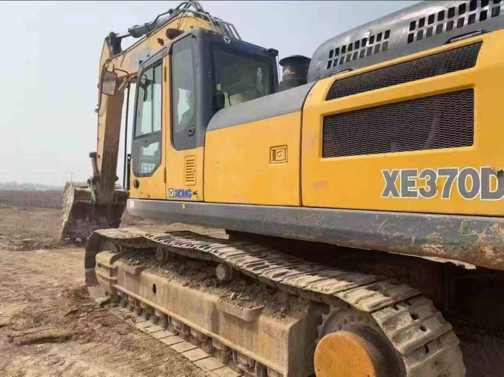 XCMG XE370D used excavator photo 3