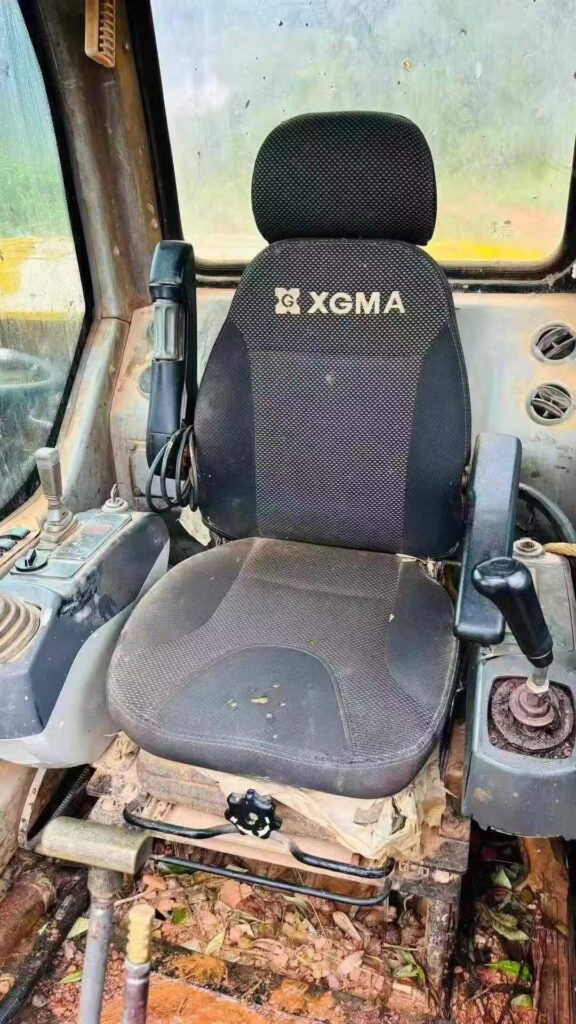 XGMA 808 used excavator photo 3