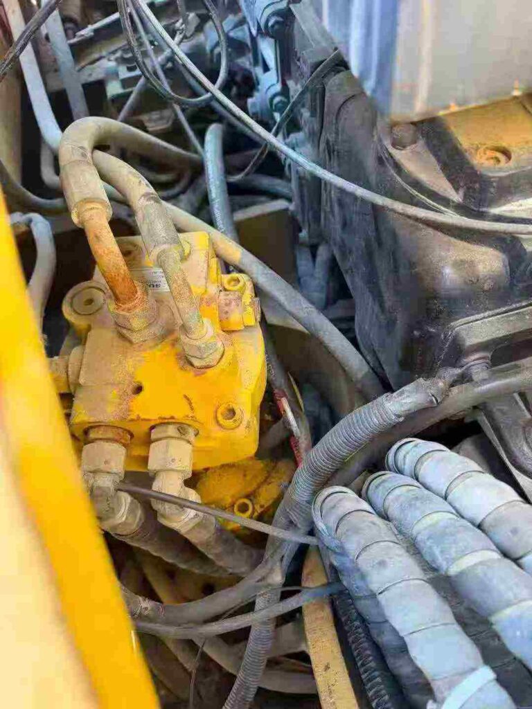 XINYUAN 75W-8 used excavator photo 7