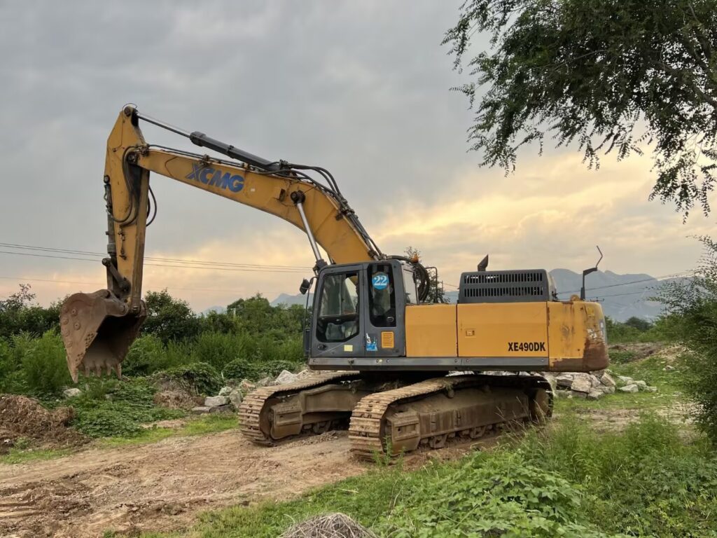 XCMG XE490DK 470-Class Used Crawler Excavator for Sale